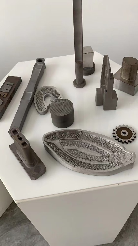 非標準化模具加工及產品設計在現代制造業中扮演著至關重要的角色，它們能夠滿足市場對個性化和定制化產品的不斷增長的需求。