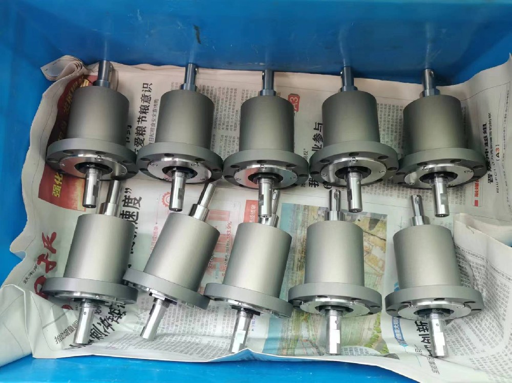 機(jī)械加工的選擇是一個(gè)綜合考慮多種因素的過(guò)程，以下是根據(jù)參考文章信息，對(duì)機(jī)械加工選擇進(jìn)行的清晰分點(diǎn)表示和歸納