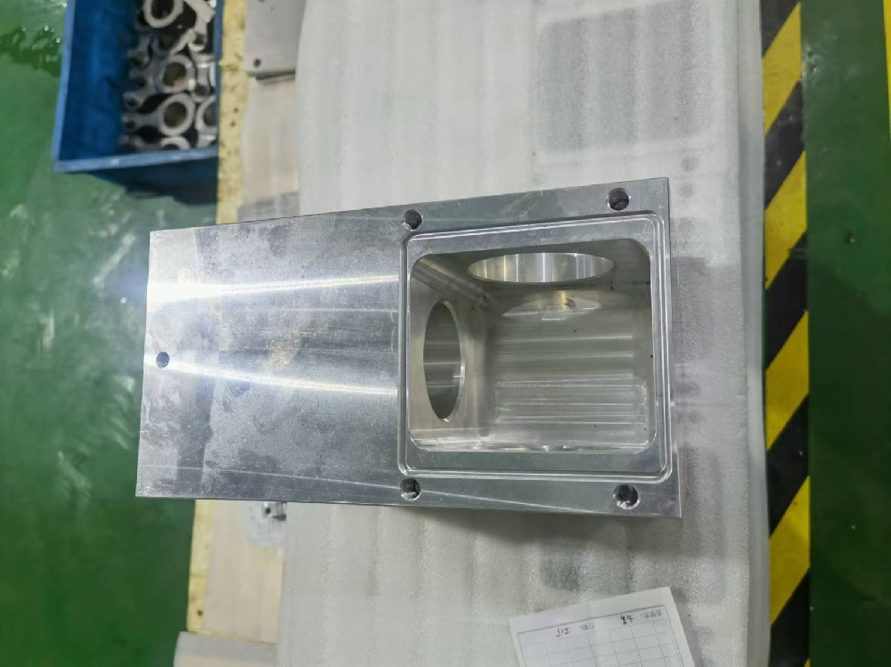 泛半導體設備部件配套的優(yōu)勢與劣勢可以從多個維度進行分析